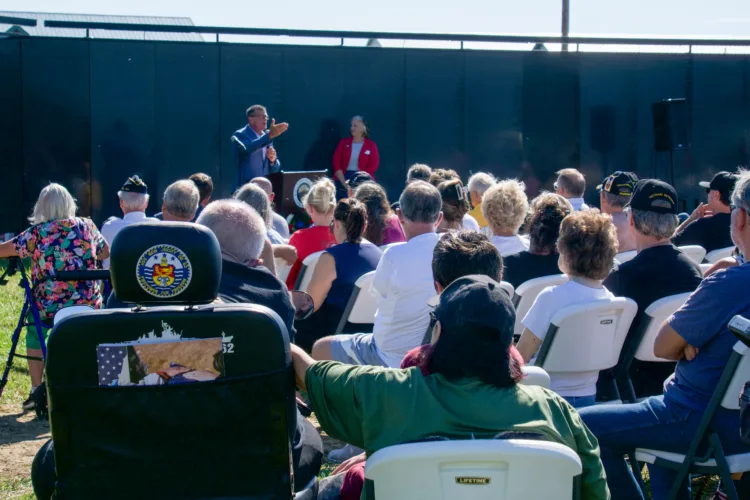Massive crowd attends Wall That Heals opening ceremony